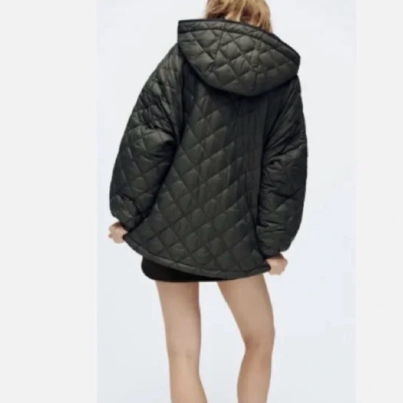 Zara Water & Wind Protection Quilted Oversized Puffer Jacket in Dark Green - Picture 2 of 11